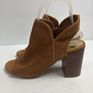 Steve Madden Cody Brown Tan Perforated Peep Toe Booties Heeled Women’s Size 8